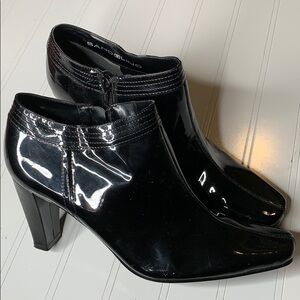 Banolino Black Shiny Ankle Bootie - Sz 8.5. BHE0944